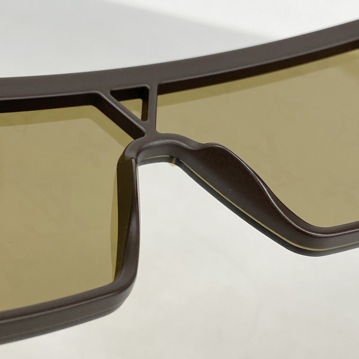 Louis Vuitton Sunglasses LV Waimea L Brown Eyewear — view 5