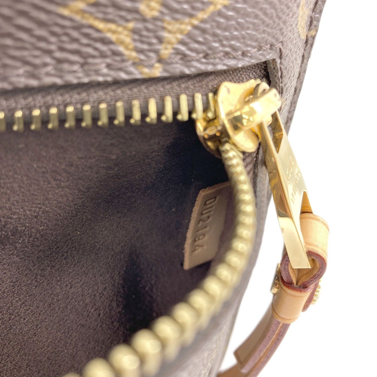 Louis Vuitton Pochette Metis MM Handbag Monogram Canvas — view 7
