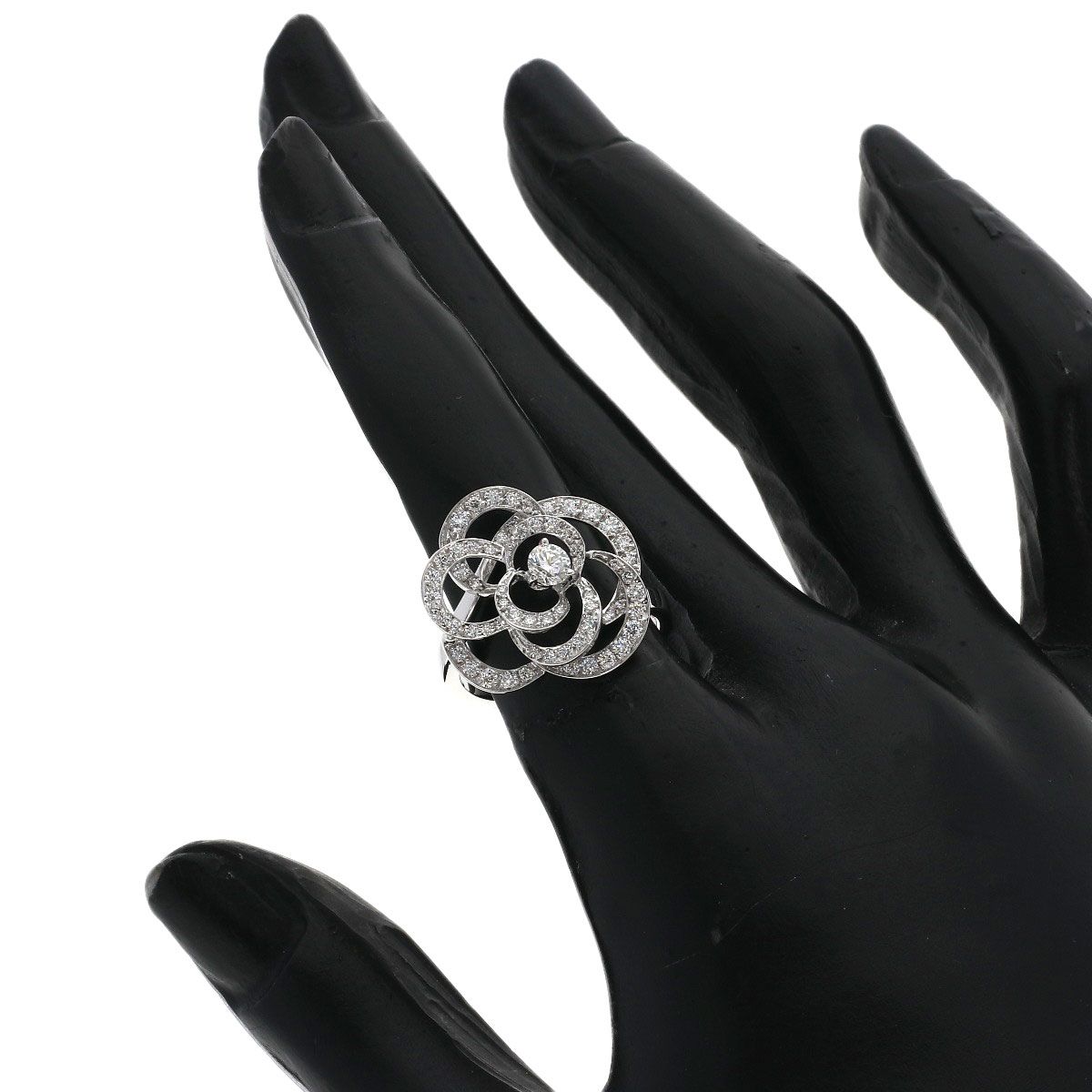 Chanel Camellia Diamond 51 Ring 18k White Gold — view 6