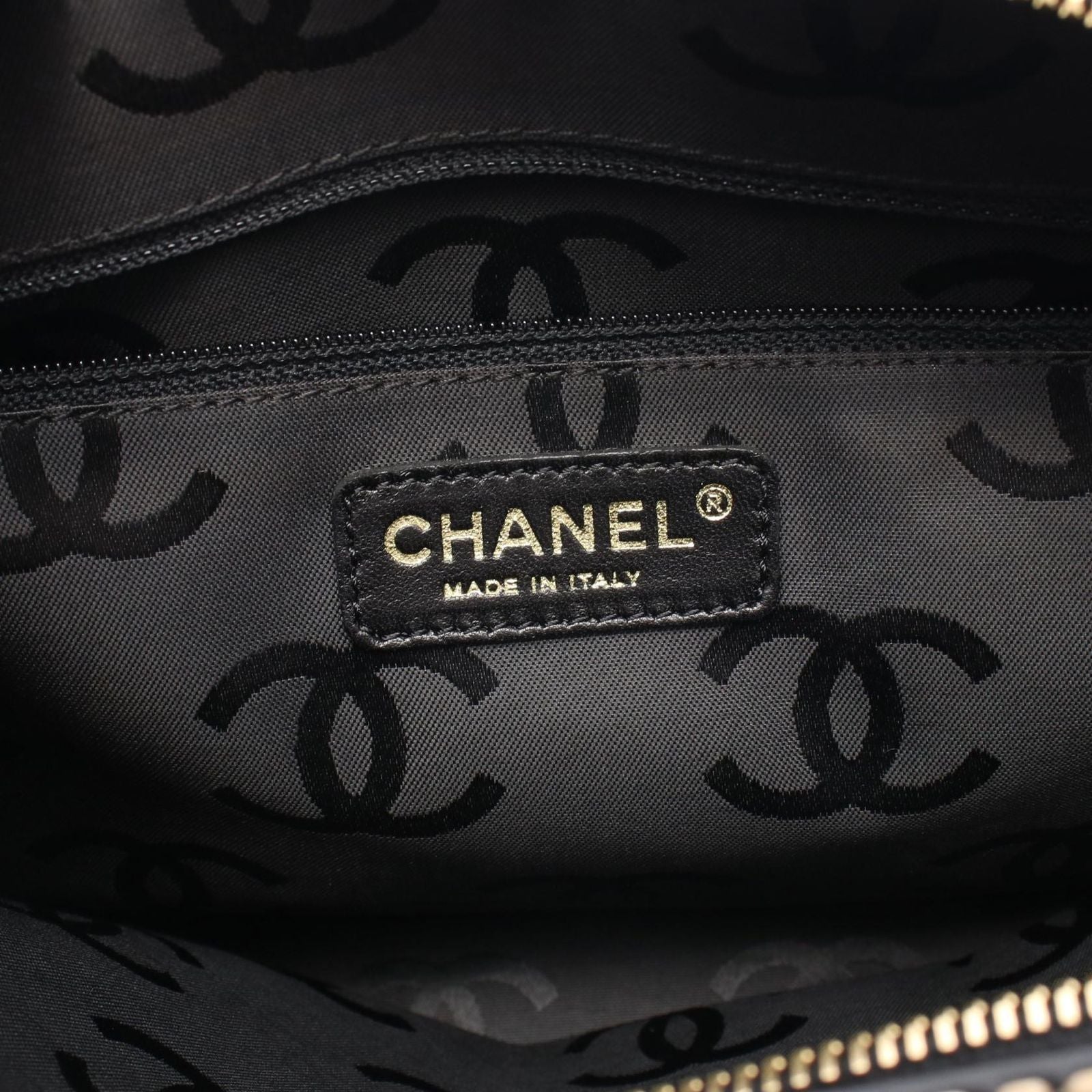 Chanel Handbag Wild Stitch Black Leather — view 4