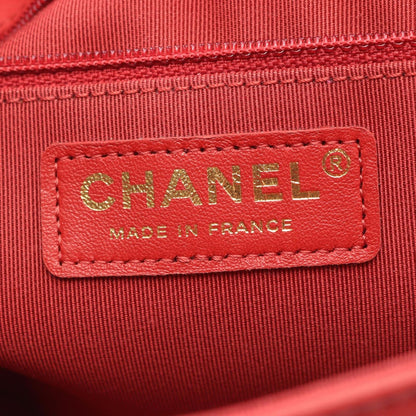 Chanel Shoulder Bag CC Logo Red Lambskin Chain — view 4