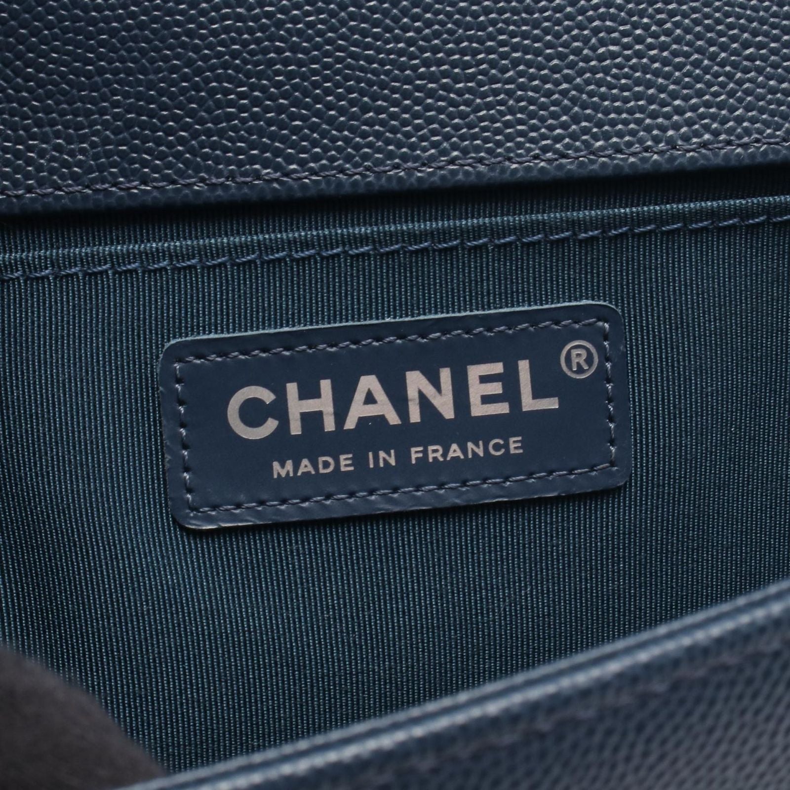 Chanel Shoulder Bag Navy Caviar Leather Chain — view 4