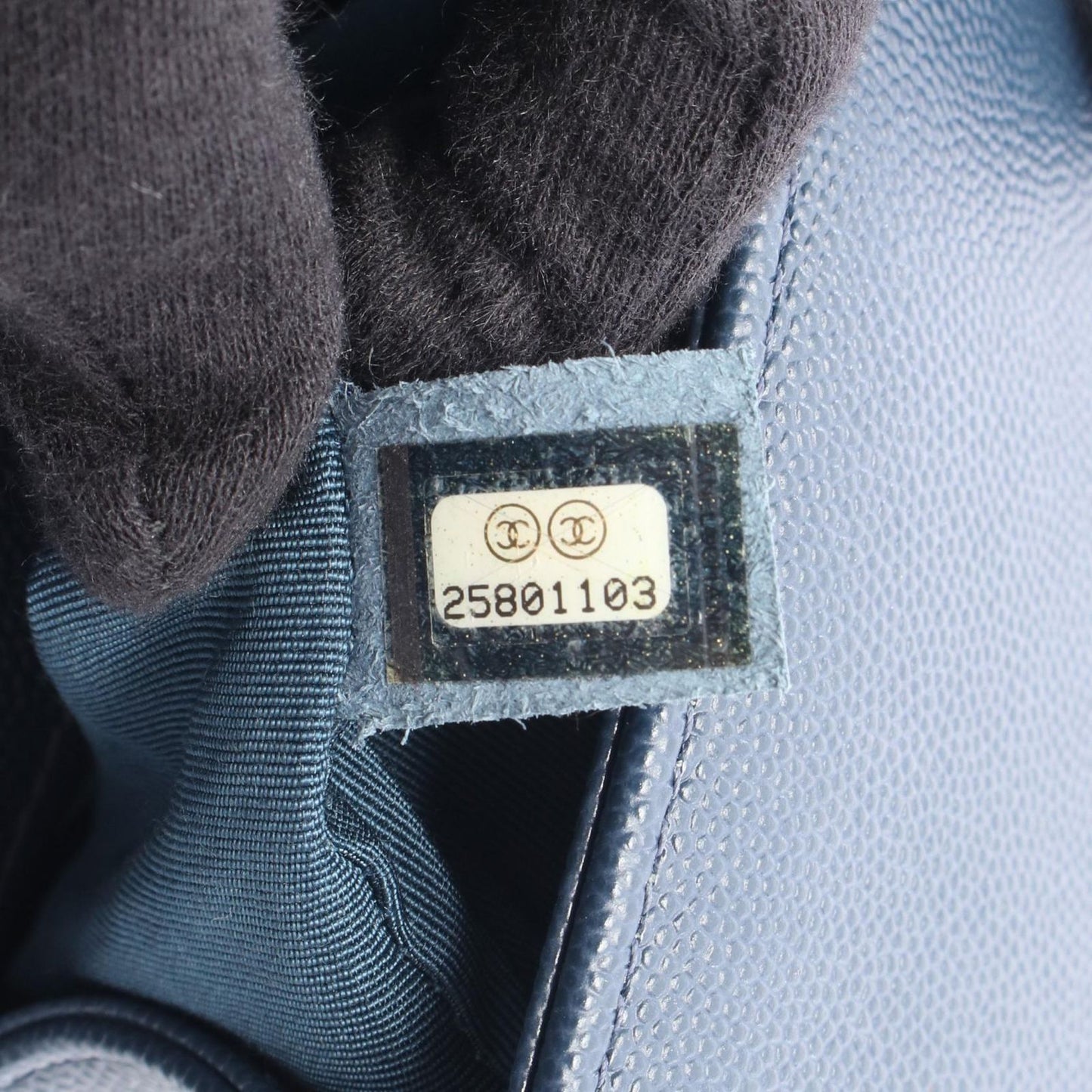 Chanel Shoulder Bag Navy Caviar Leather Chain — view 5