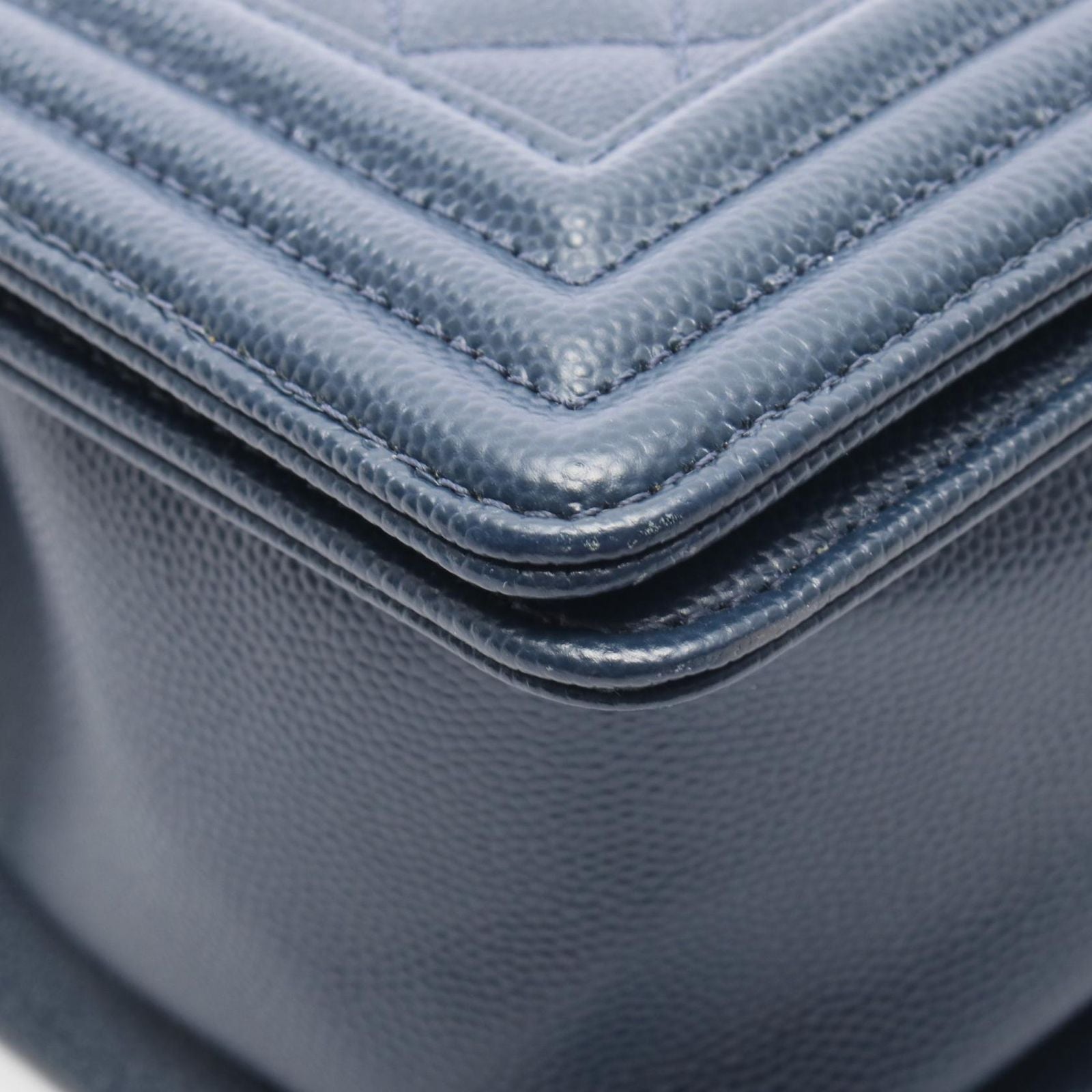 Chanel Shoulder Bag Navy Caviar Leather Chain — view 7