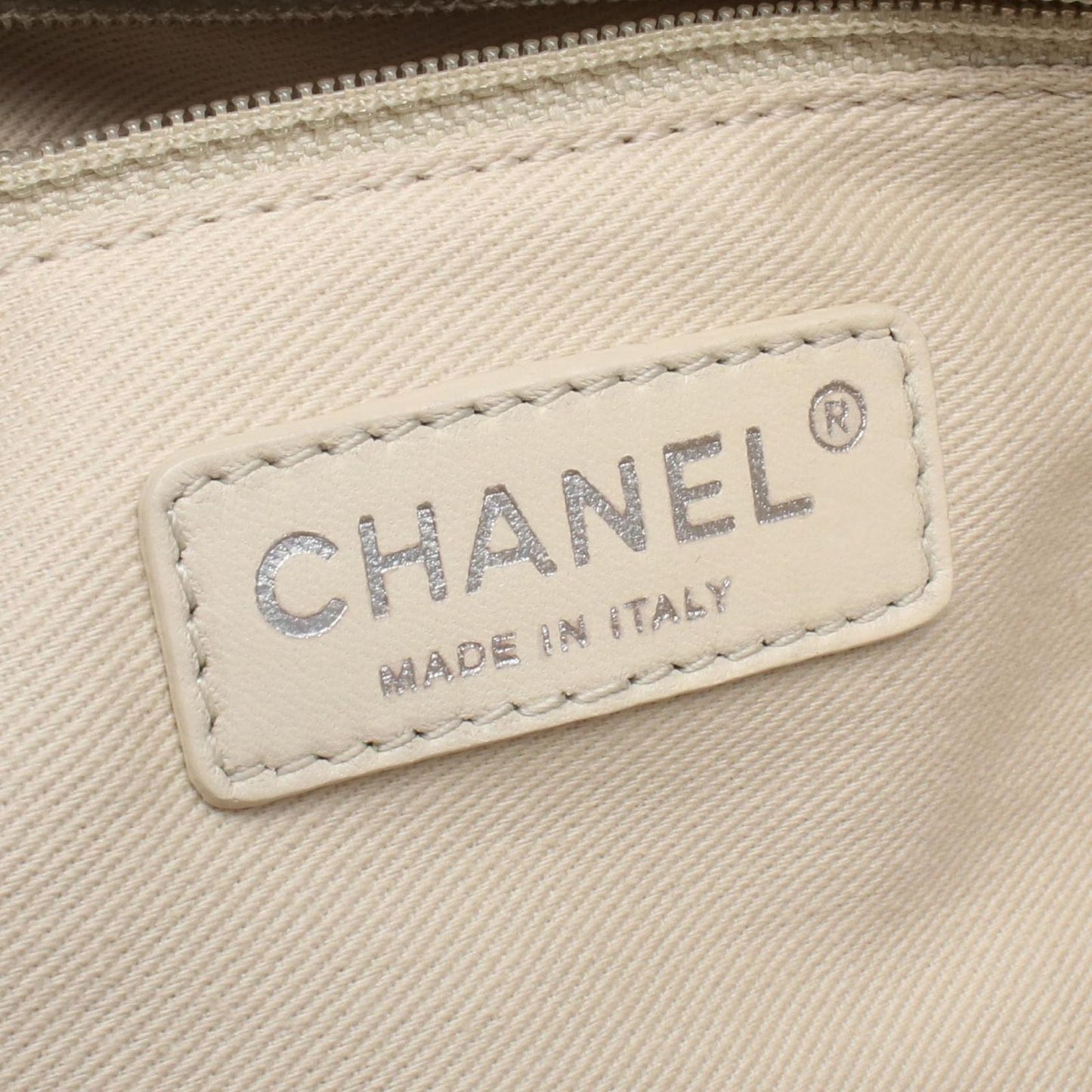Chanel Tote Quilted Blue Caviar Leather CC Logo Chain — view 4