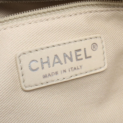 Chanel Tote Quilted Blue Caviar Leather CC Logo Chain — view 4
