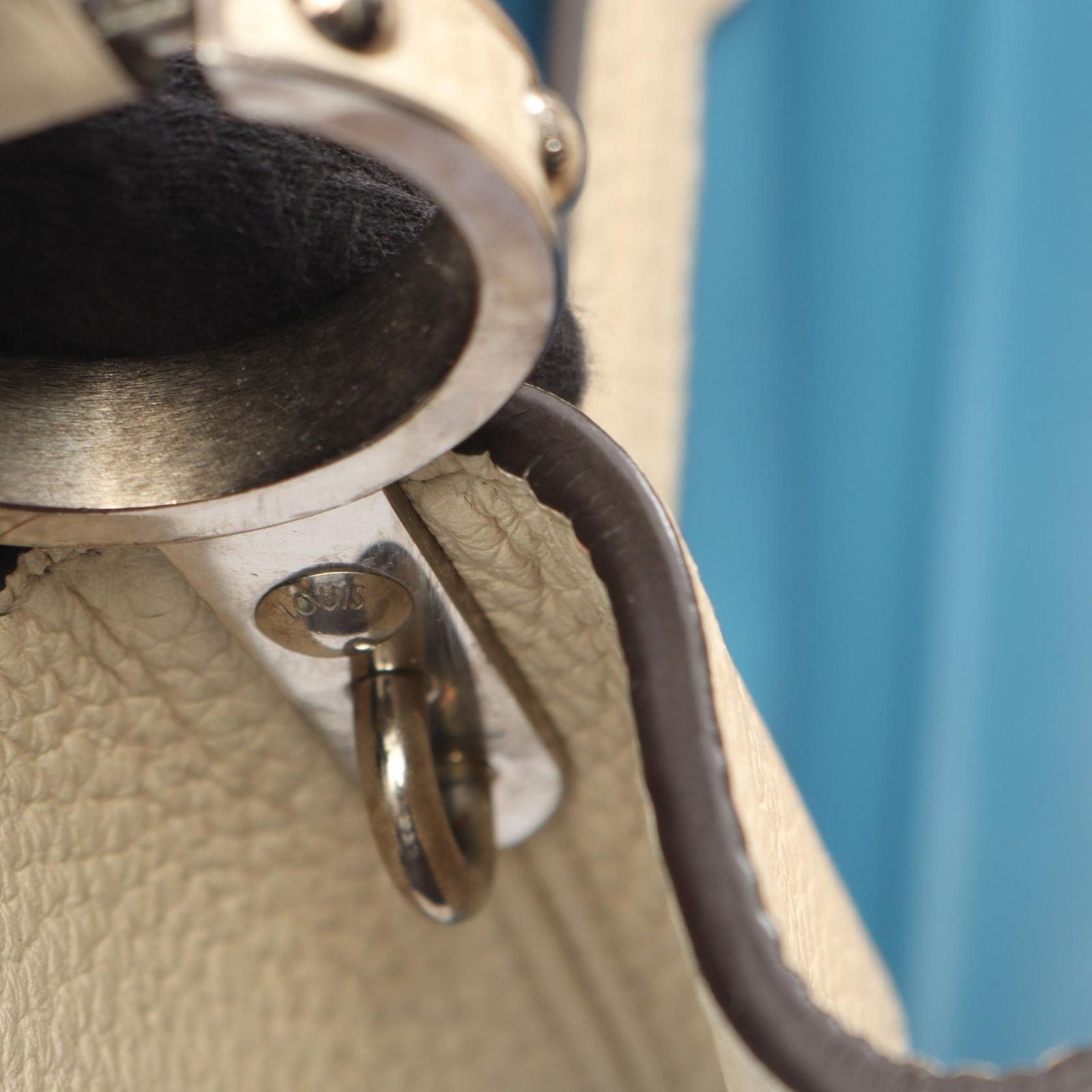 Louis Vuitton Handbag Capucines MM 2-Way Blue White Leather — view 6