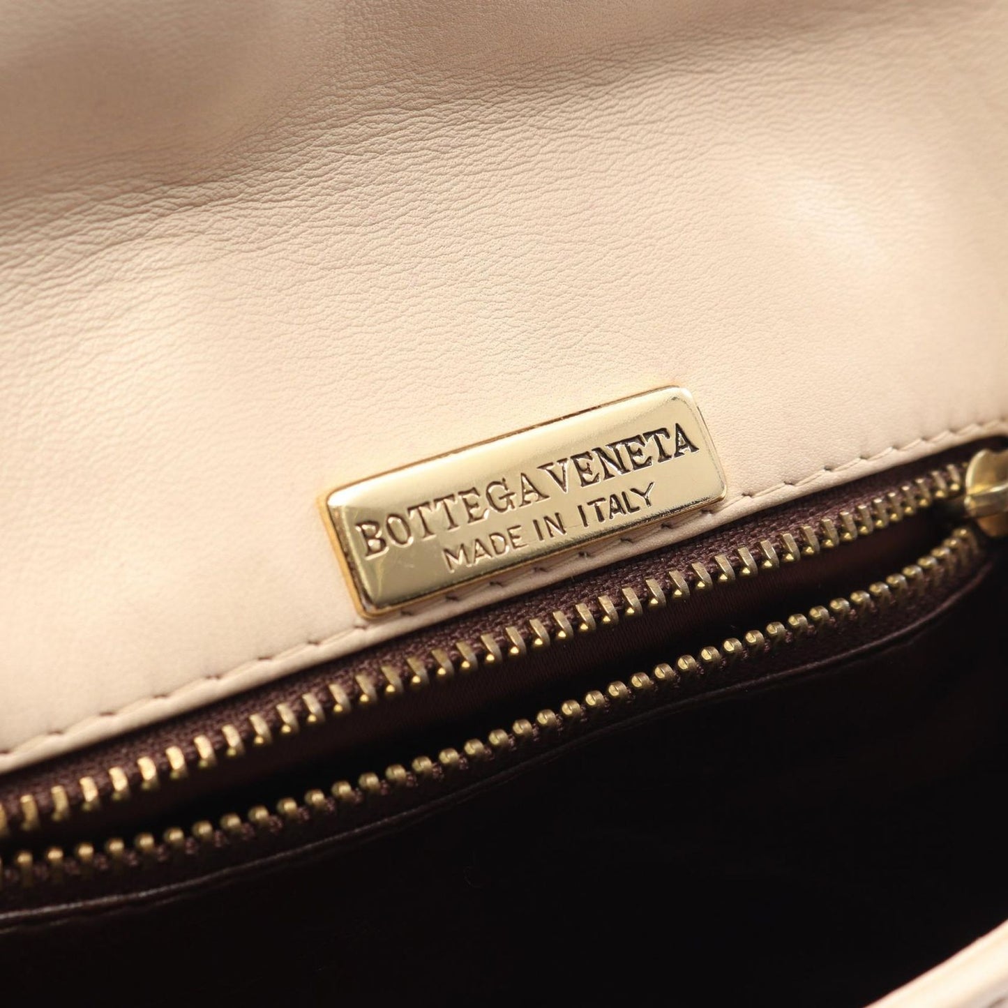Bottega Veneta Shoulder Bag Intrecciato Ivory Leather — view 4