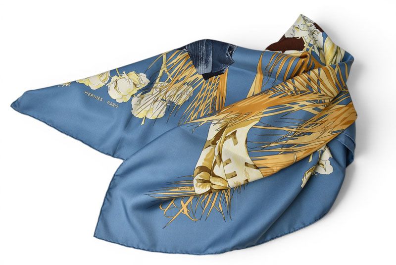 Hermes Carre 90 Scarf Queen's Turban Tropical Forest Silk 100% Blue Multi — view 7