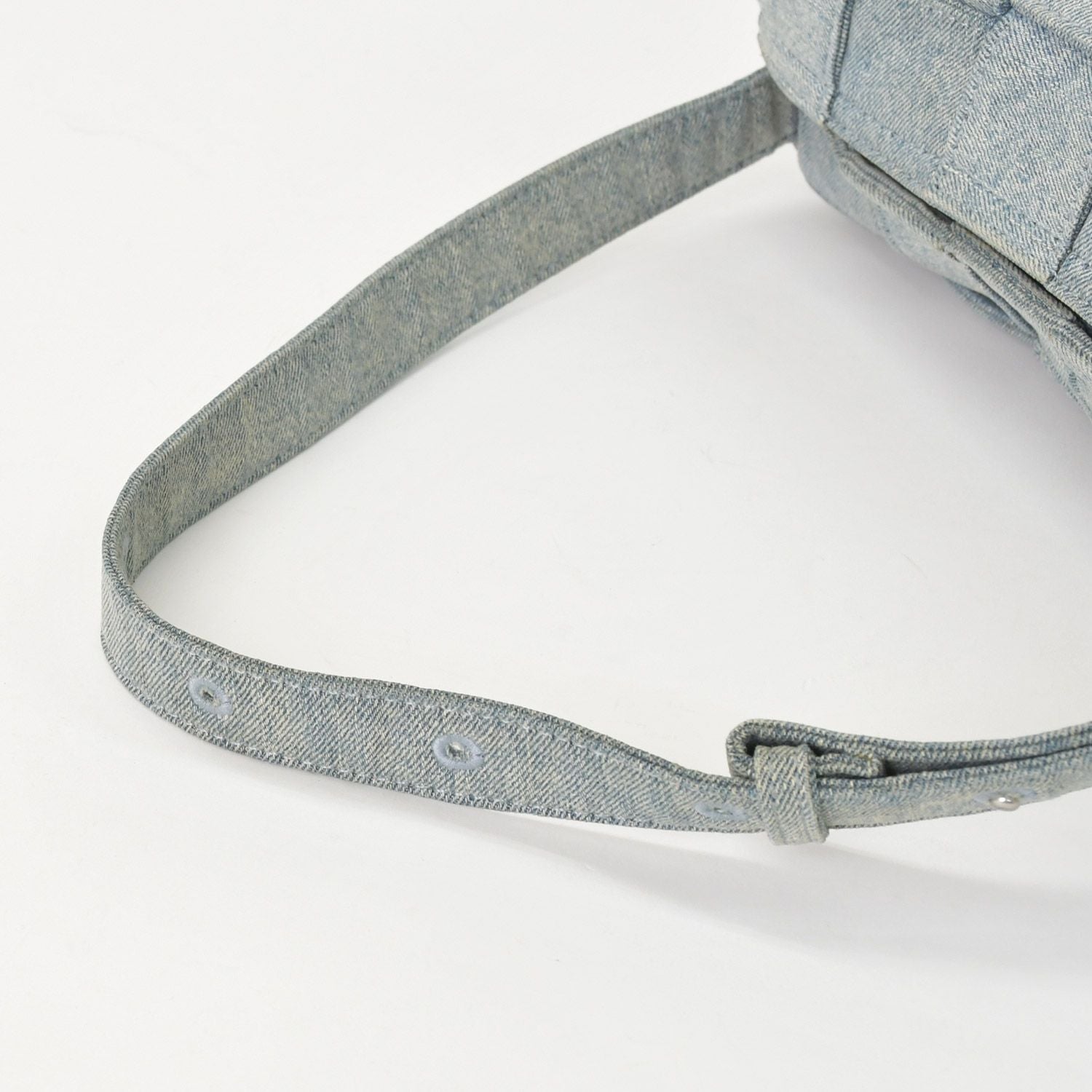 Bottega Veneta Maxi Intrecciato Cassette Shoulder Bag Denim Fabric Indigo Washed — view 7