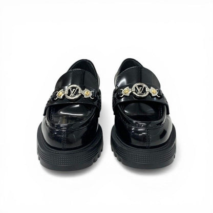 Louis Vuitton District Loafers Leather Shoes Patent Black Silver LV Circle Logo — view 2