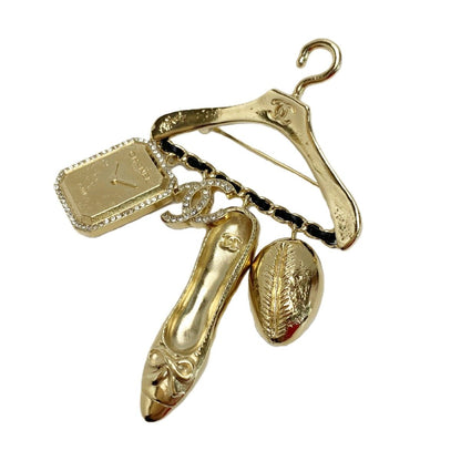 Chanel CC Logo Hanger Motif Gold Black Brooch