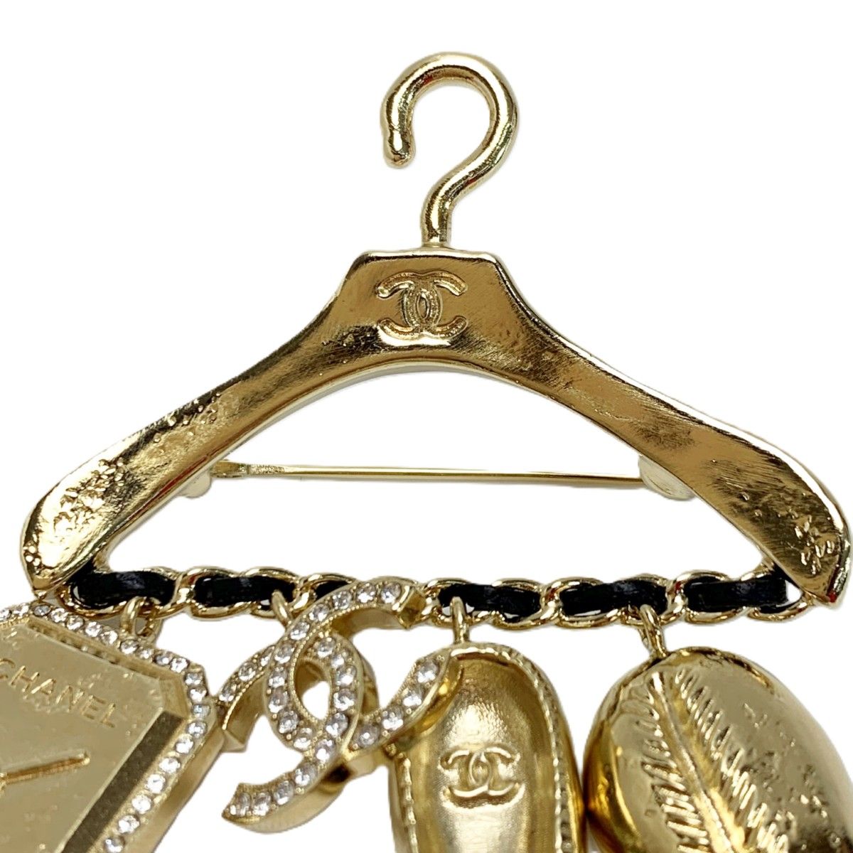 Chanel CC Logo Hanger Motif Gold Black Brooch — view 3