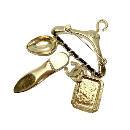 Chanel CC Logo Hanger Motif Gold Black Brooch — view 2
