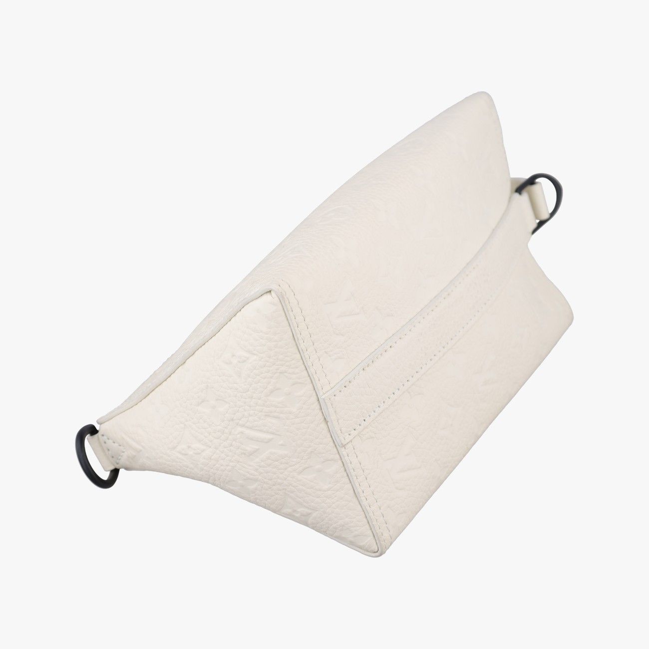 Louis Vuitton Triangle Messenger White Taurillon Leather — view 7