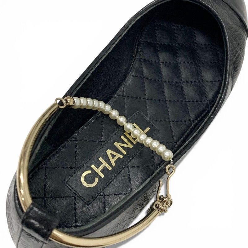 Chanel Flat Shoes Leather Black Gold CC Logo Camellia Processing Pearl Strap — view 7