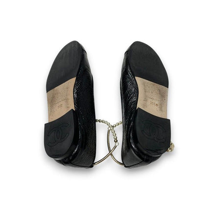 Chanel Flat Shoes Leather Black Gold CC Logo Camellia Processing Pearl Strap — view 6