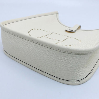 Hermes Evelyne TPM Shoulder Bag Taurillon Clemence Nata Ivory Gold — view 4