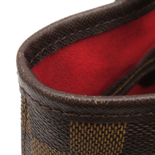 Louis Vuitton Damier Marais — view 7
