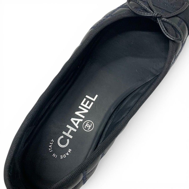 Chanel Flat Shoes Leather Fabric Black Navy CC Logo Quilted Ribbon Ballet — view 6