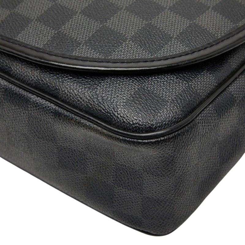 Louis Vuitton Damier Graphite Daniel MM Shoulder Bag Black Leather — view 4