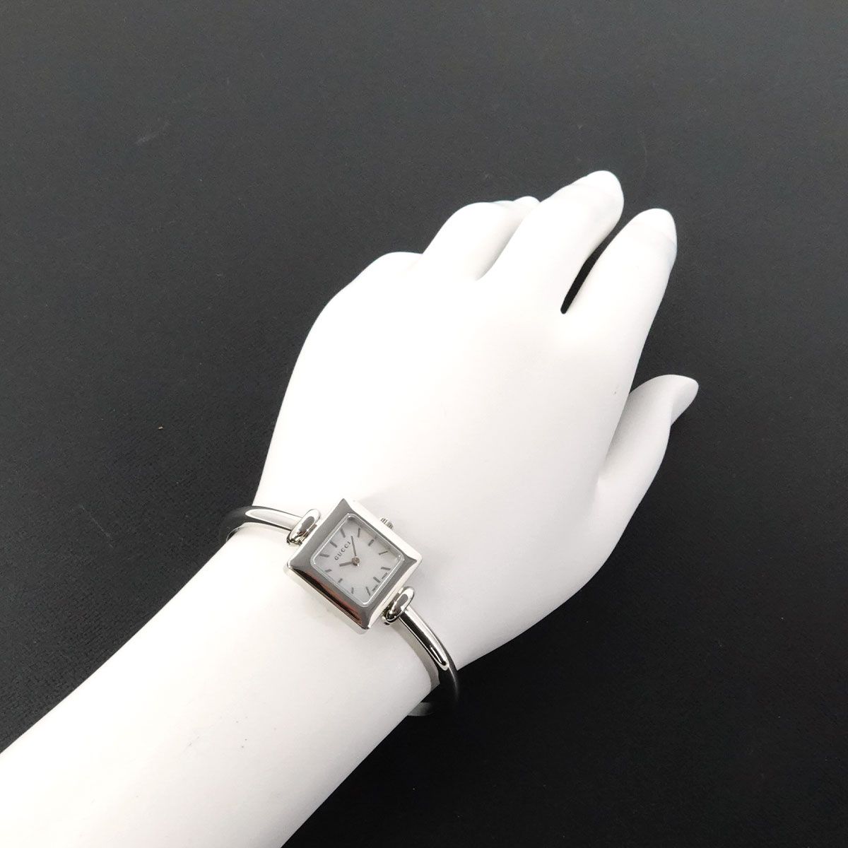 Gucci Watch Bangle White Shell Quartz — view 4