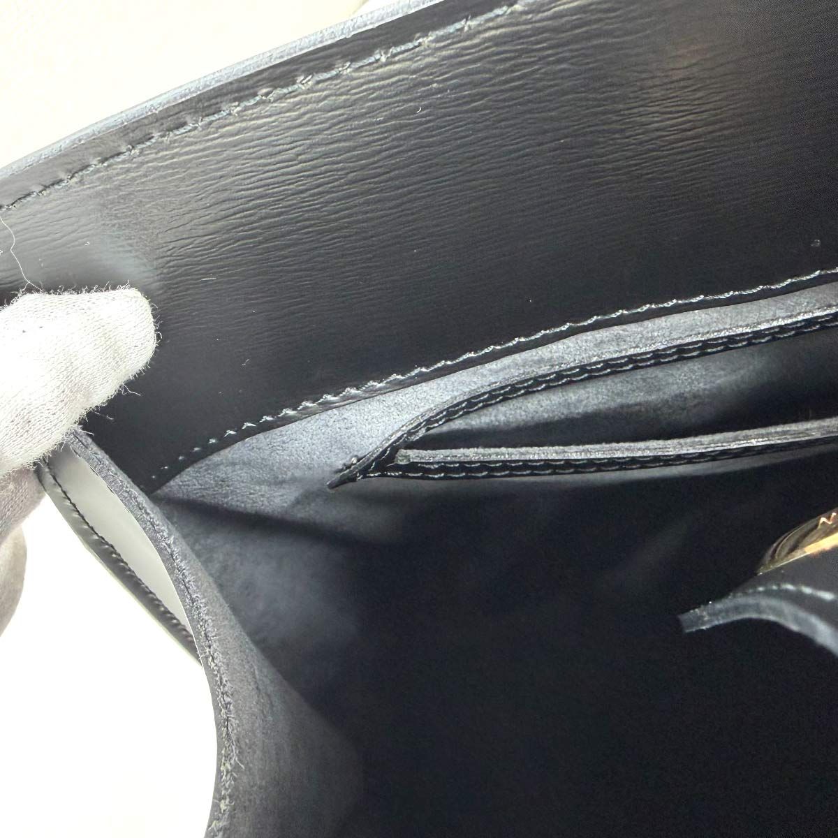 Louis Vuitton Epi Cluny Shoulder Bag Leather Noir Gold — view 9