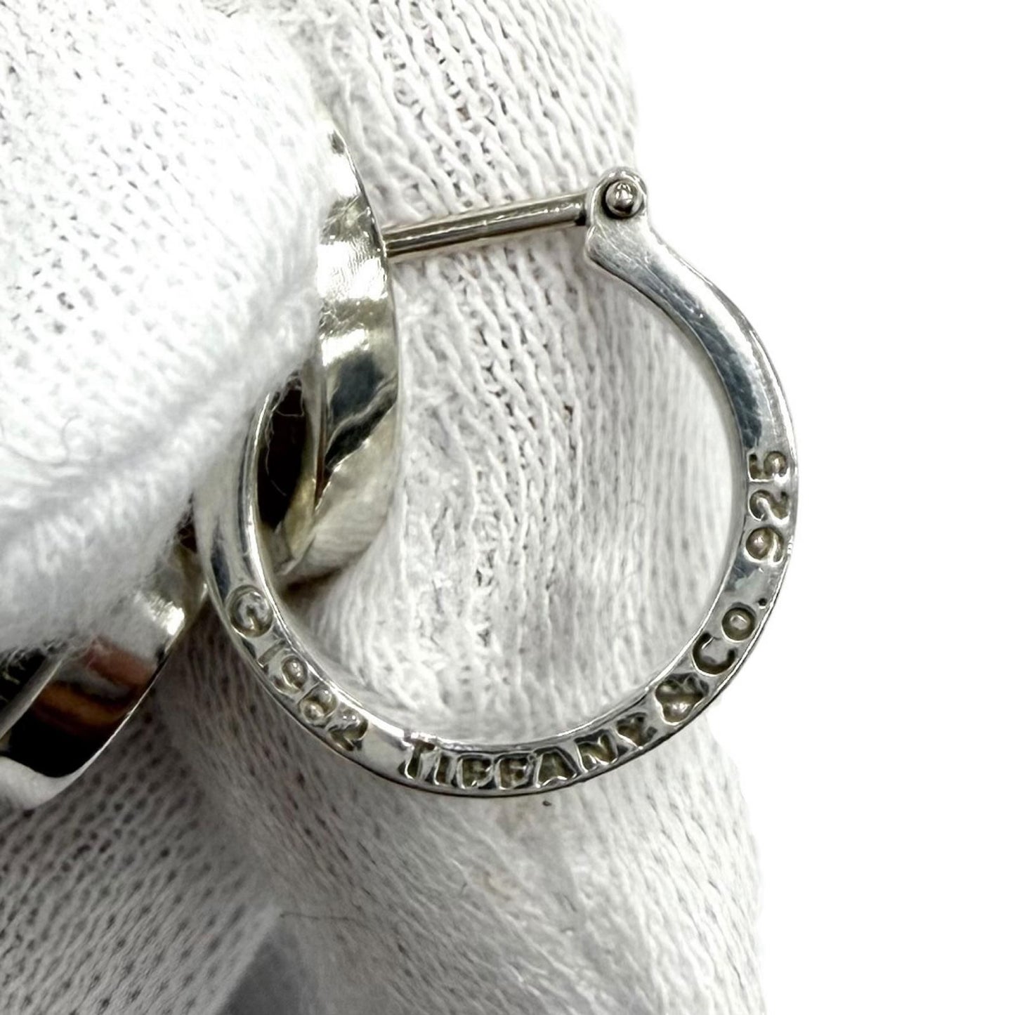 Tiffany & Co Vintage 925 Parma Picasso Triple Hoop Interlocking Earrings Silver — view 6