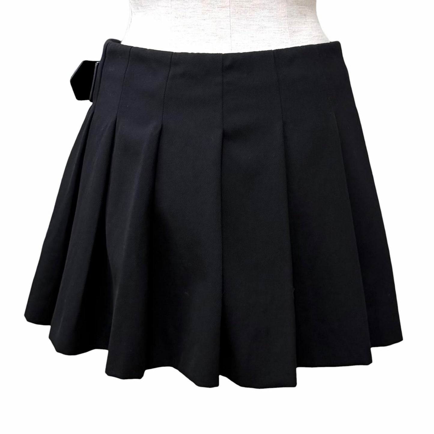 Prada 100% Virgin Wool Triangle Logo Cow Leather with Belt Mini Skirt Pleated — view 4