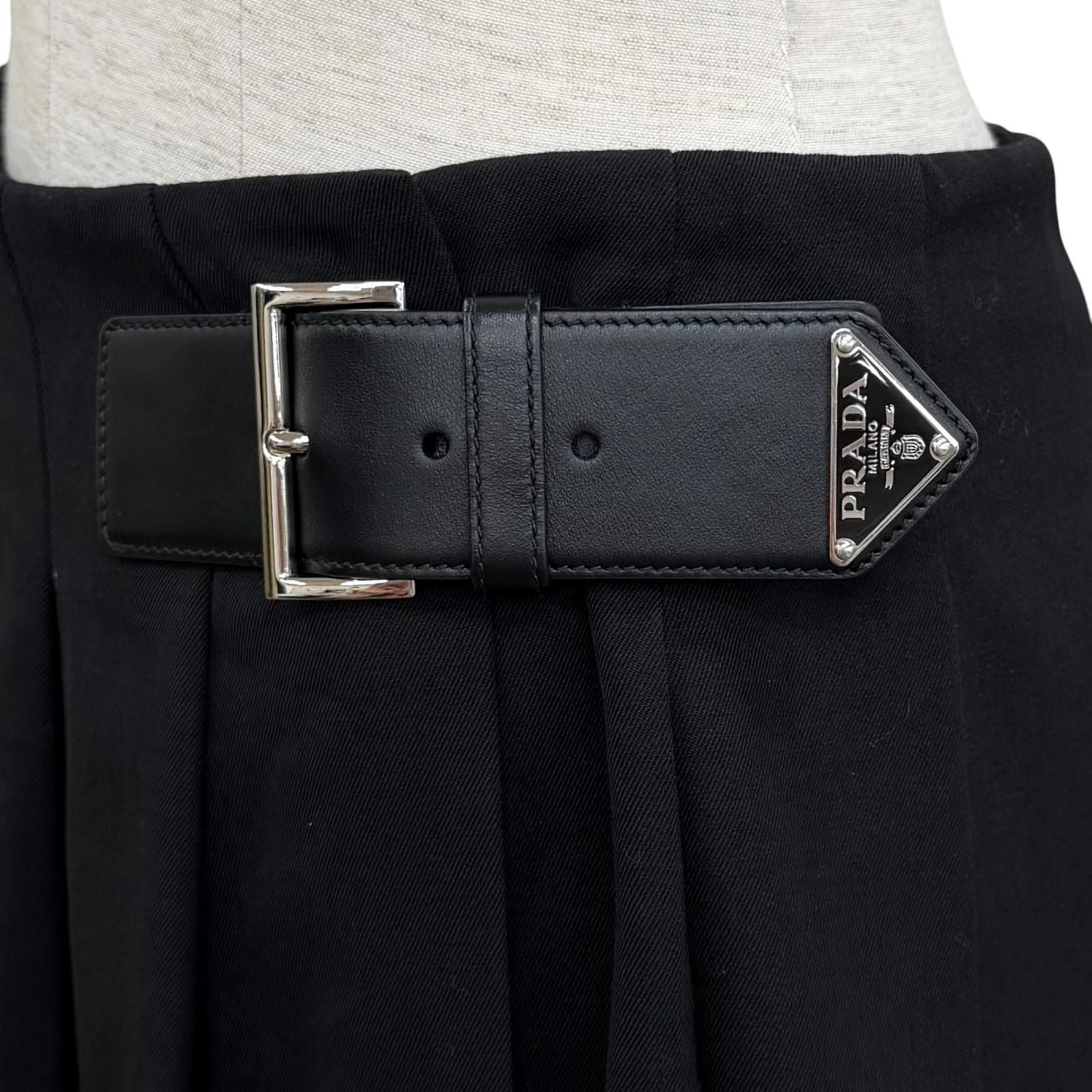 Prada 100% Virgin Wool Triangle Logo Cow Leather with Belt Mini Skirt Pleated — view 6