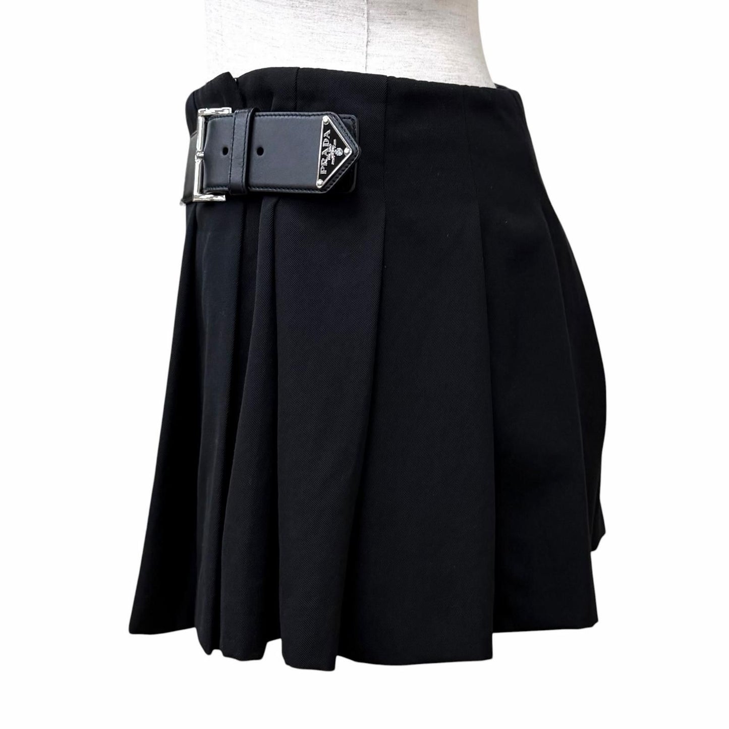 Prada 100% Virgin Wool Triangle Logo Cow Leather with Belt Mini Skirt Pleated — view 3