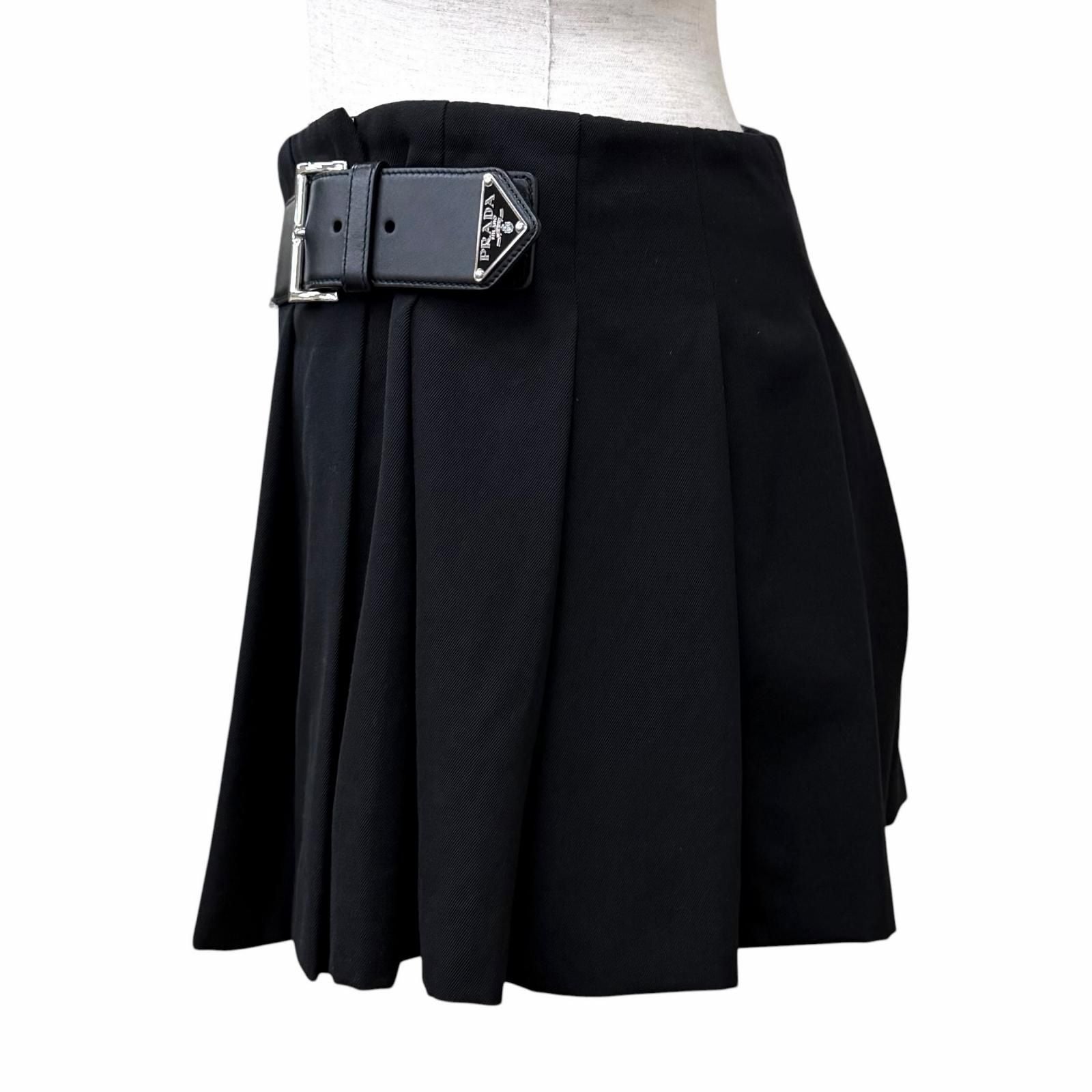 Prada 100% Virgin Wool Triangle Logo Cow Leather with Belt Mini Skirt Pleated — view 3