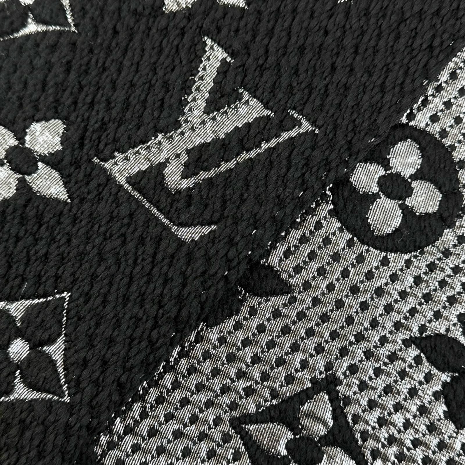 Louis Vuitton Echarpe Logo Mania Shine Wool Silk Scarf Black — view 5