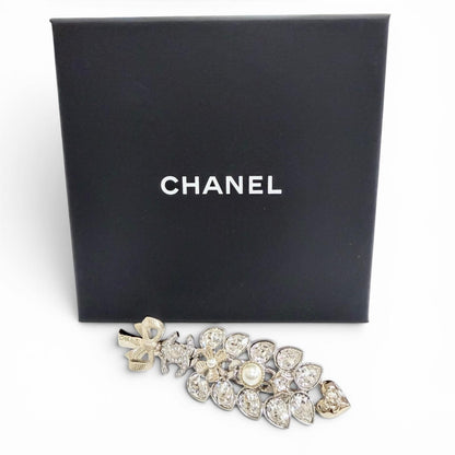 Chanel CC Logo Heart Ribbon Visual Leaf Brooch Gold — view 2