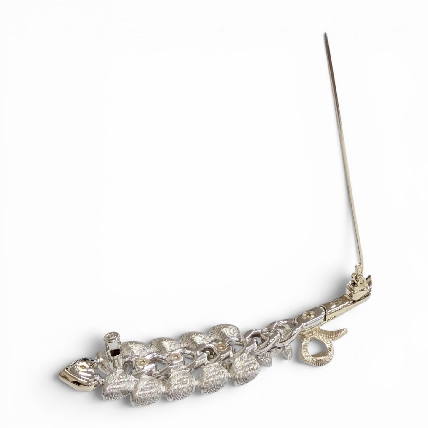 Chanel CC Logo Heart Ribbon Visual Leaf Brooch Gold — view 4
