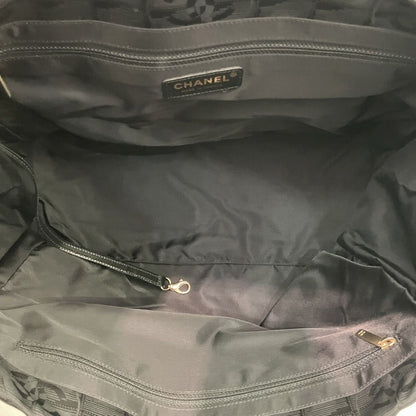 Chanel Tote MM New Travel Line Leather Jacquard — view 7