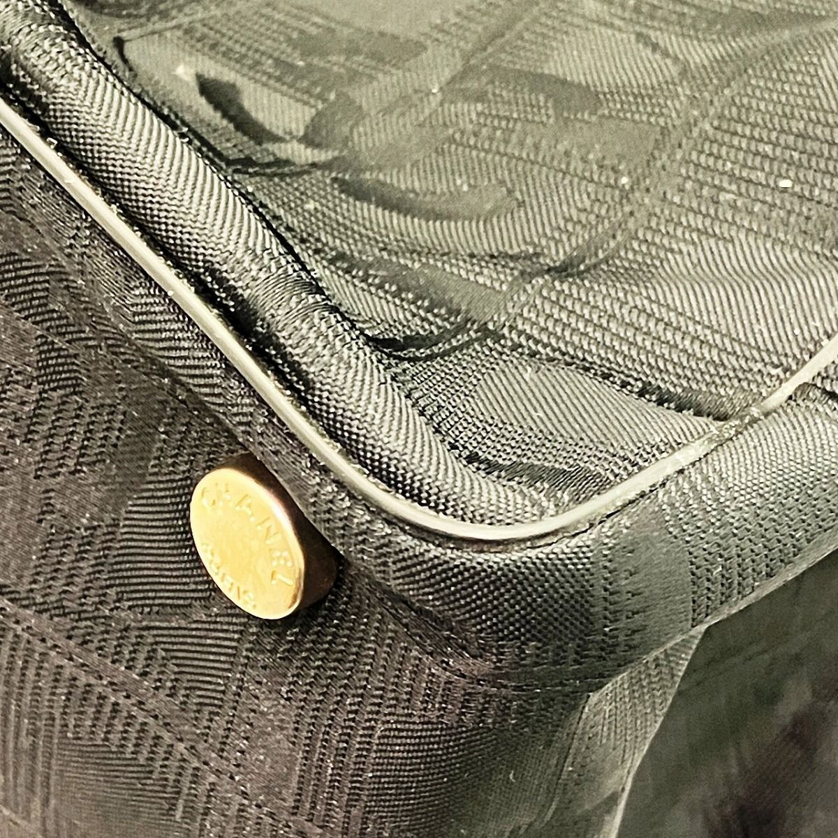 Chanel Tote MM New Travel Line Leather Jacquard — view 6