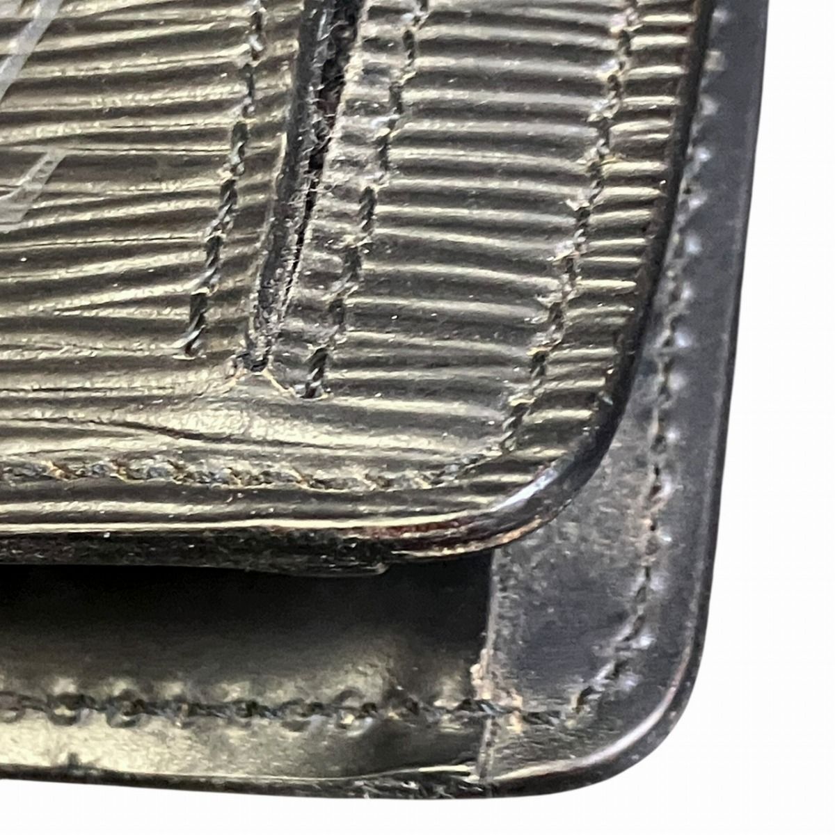 Louis Vuitton Pochette Series Dragonne Epi Handbag Leather — view 6