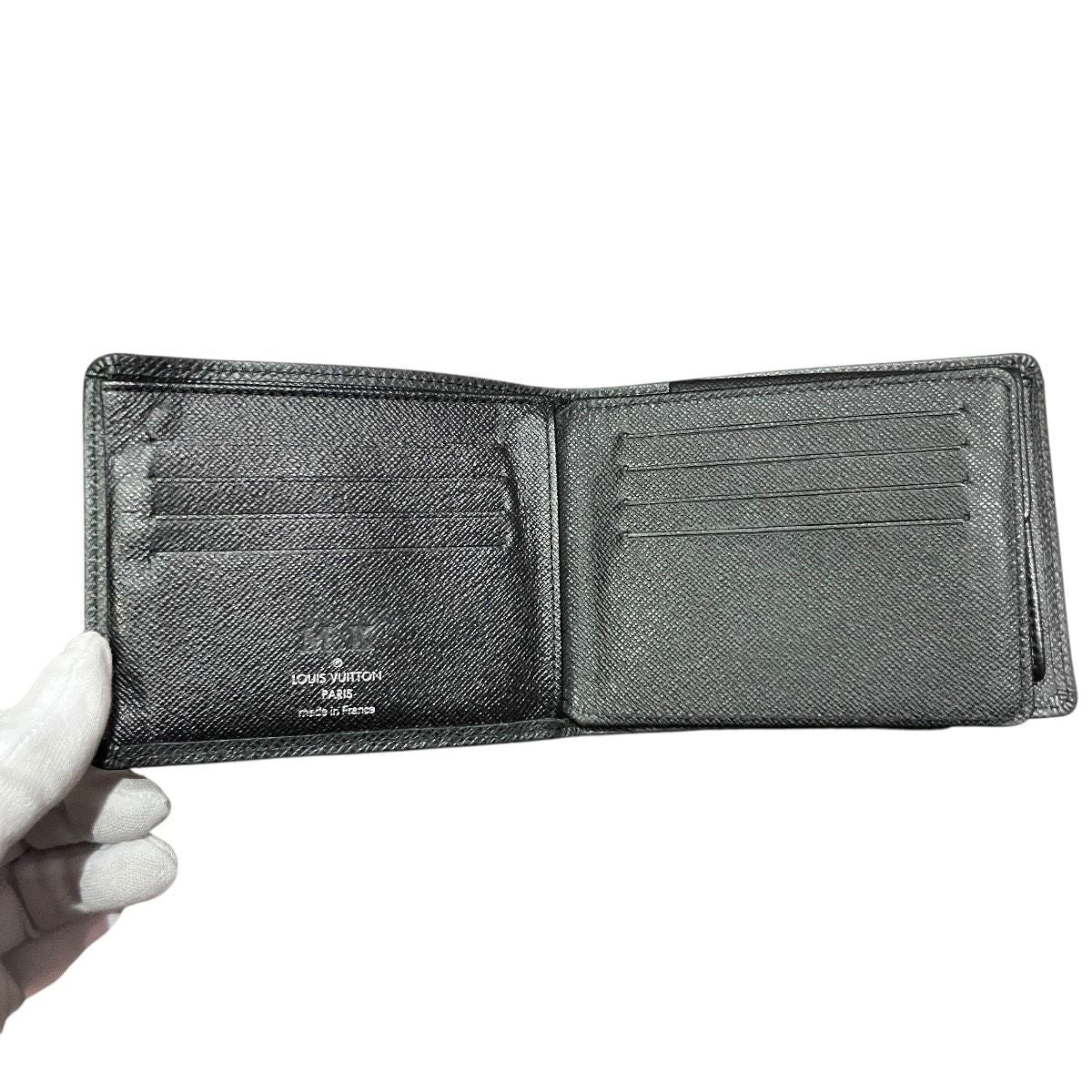 Louis Vuitton Portefeuille Florin Taiga Bifold Wallet Leather — view 3