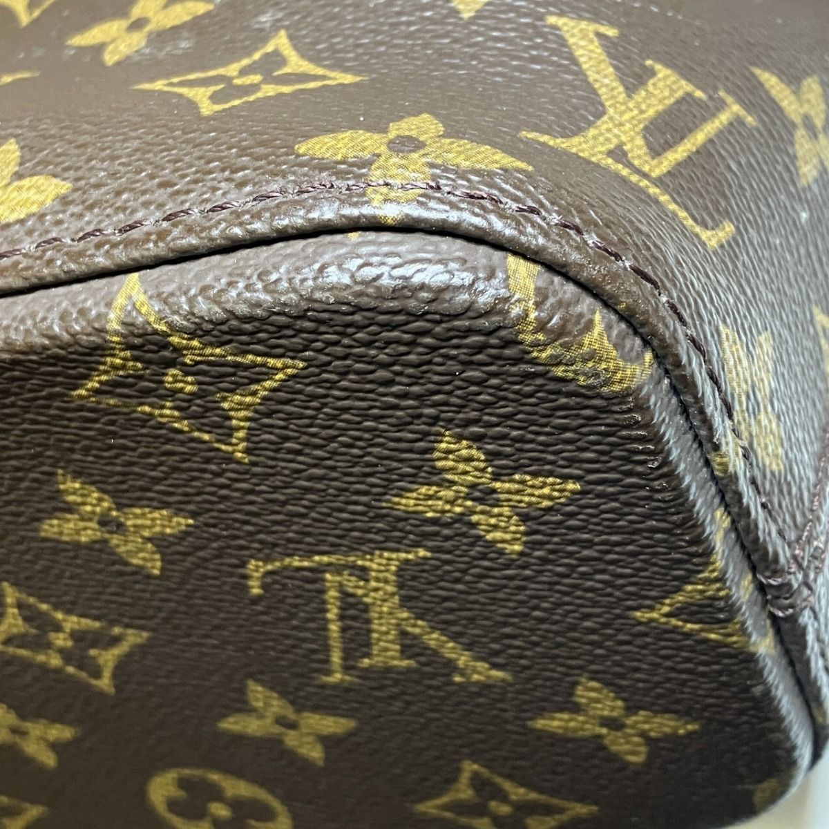 Louis Vuitton Monogram Tote Leather — view 6