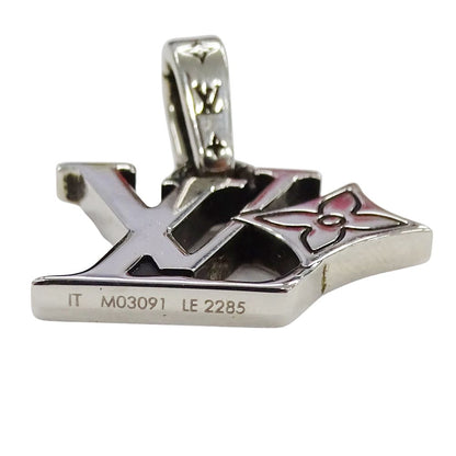 Louis Vuitton Charm Pendant LV Flower Silver — view 5