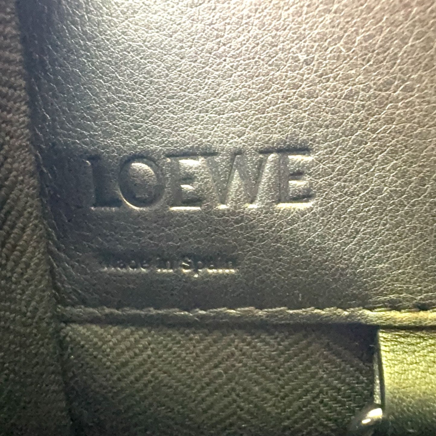 Loewe New Arrivals Hammock Compact Calfskin Black Shoulder Bag Silver — view 4