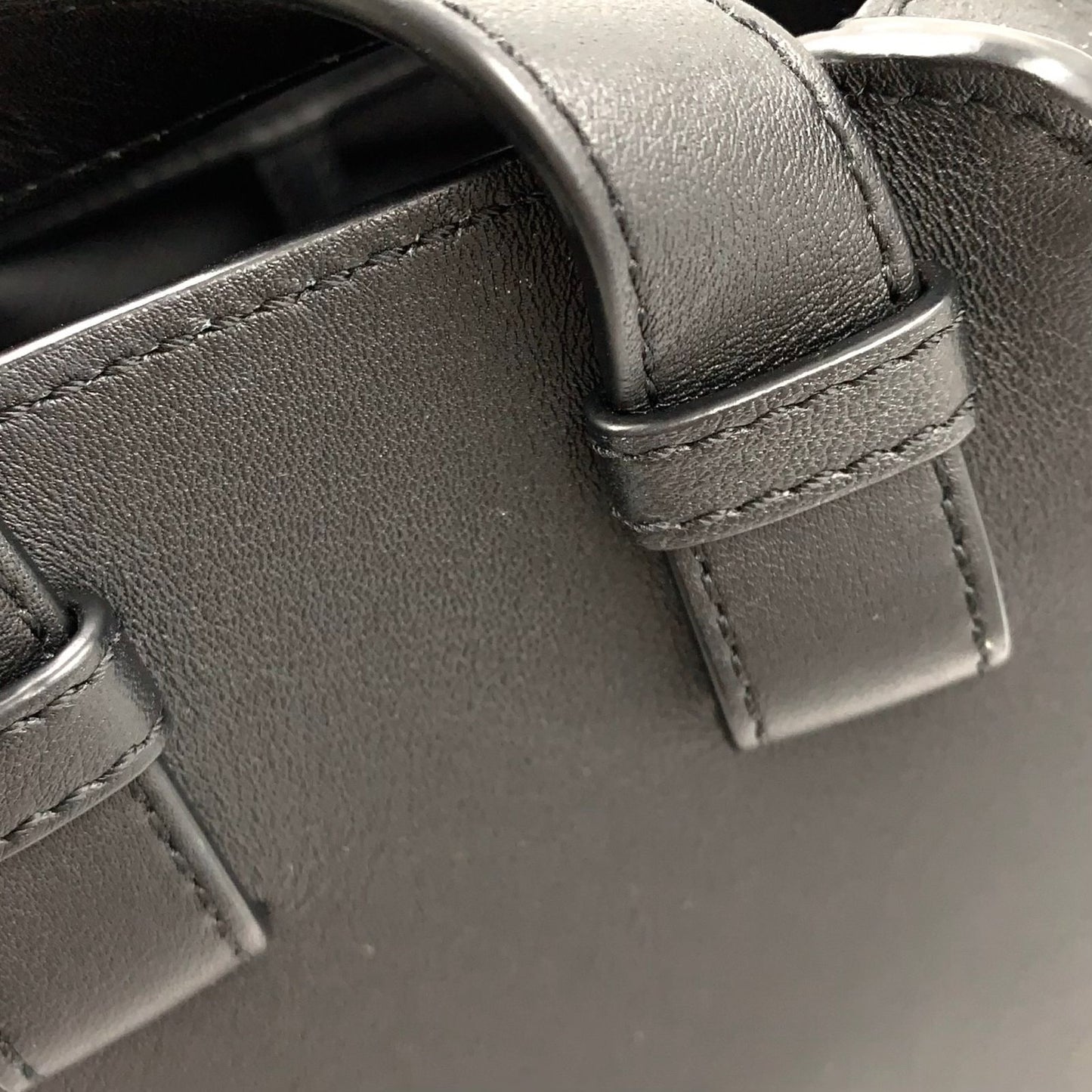 Loewe New Arrivals Hammock Compact Calfskin Black Shoulder Bag Silver — view 6