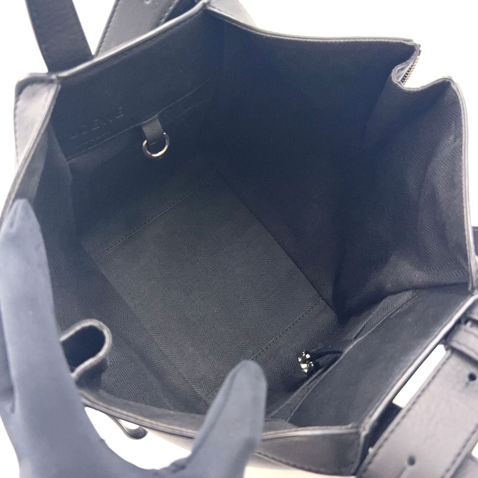 Loewe New Arrivals Hammock Compact Calfskin Black Shoulder Bag Silver — view 3