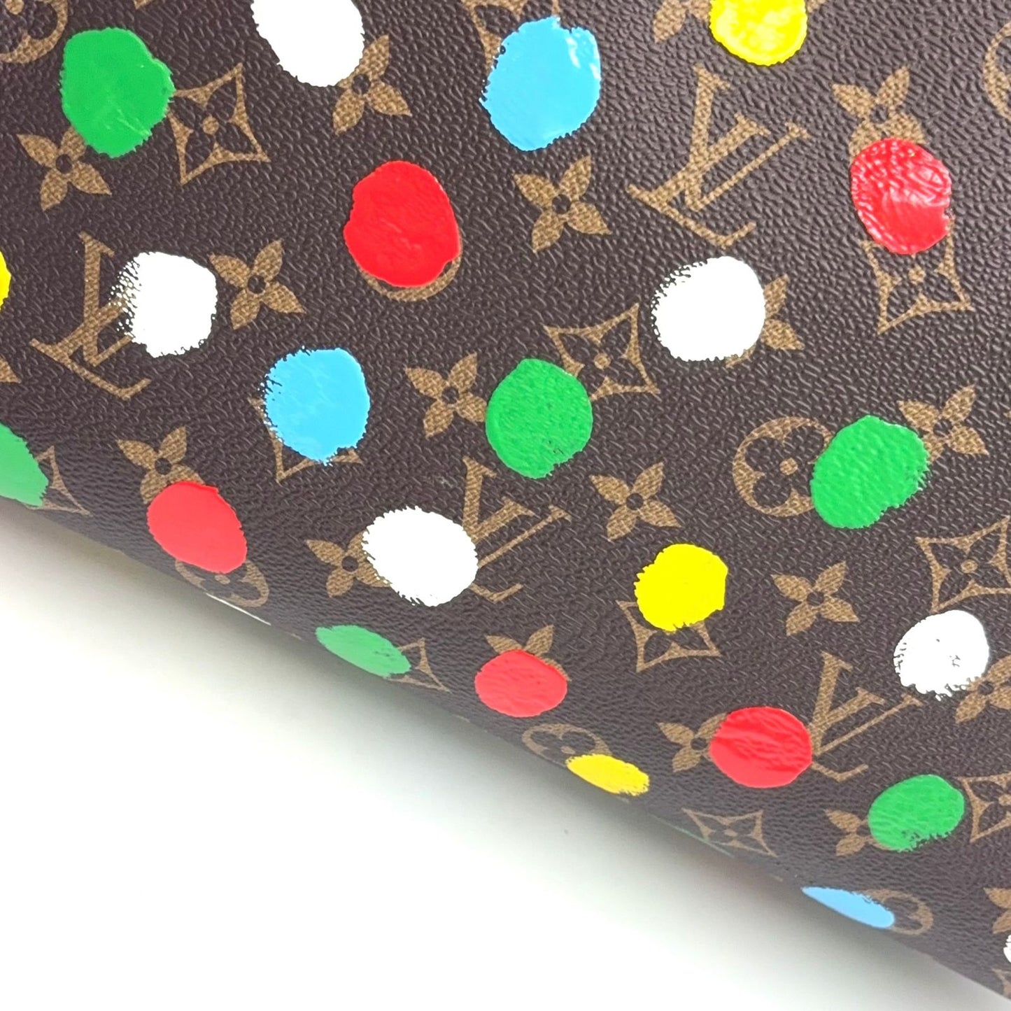 Louis Vuitton New Arrivals On The Go MM Monogram Yayoi Kusama Collaboration — view 5