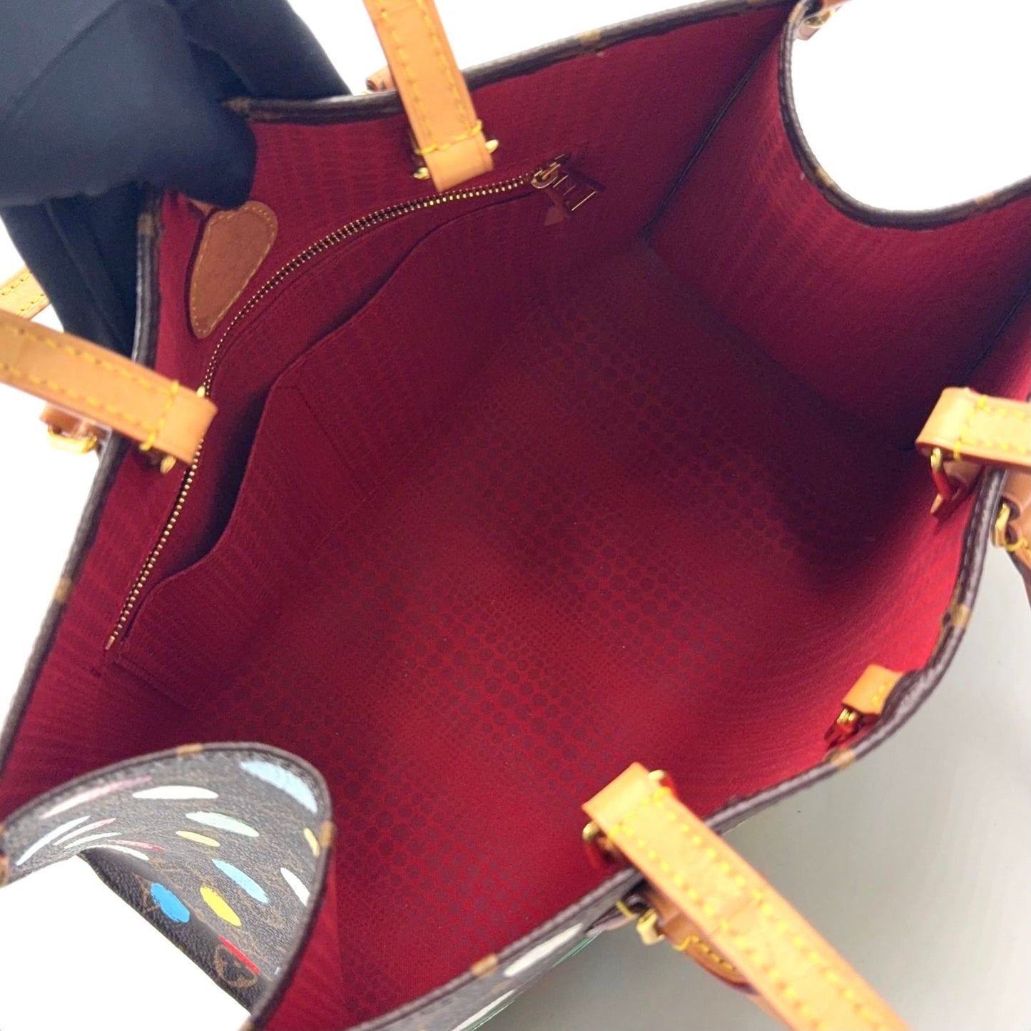 Louis Vuitton New Arrivals On The Go MM Monogram Yayoi Kusama Collaboration — view 3