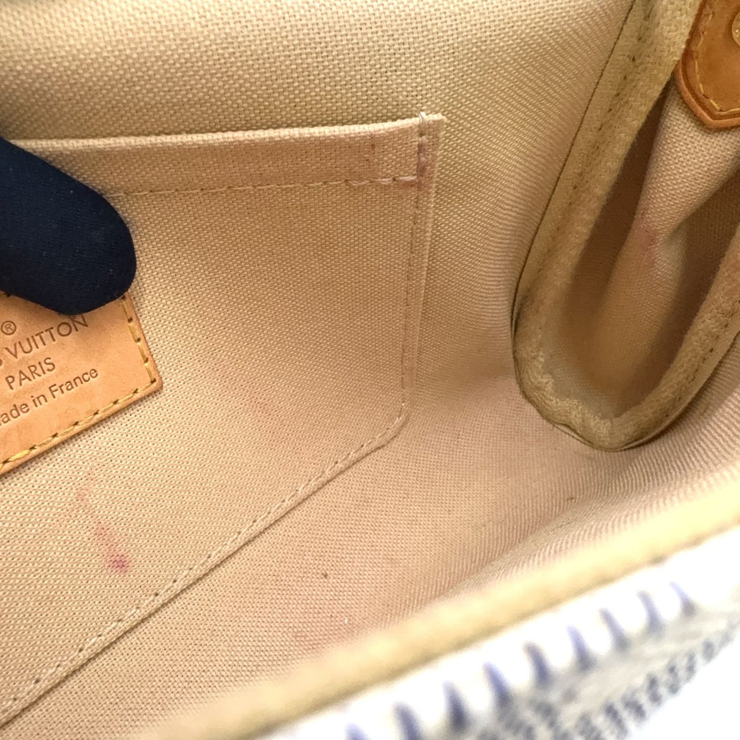 Louis Vuitton New Arrivals Favorite PM Damier Azur Shoulder Leather White — view 5