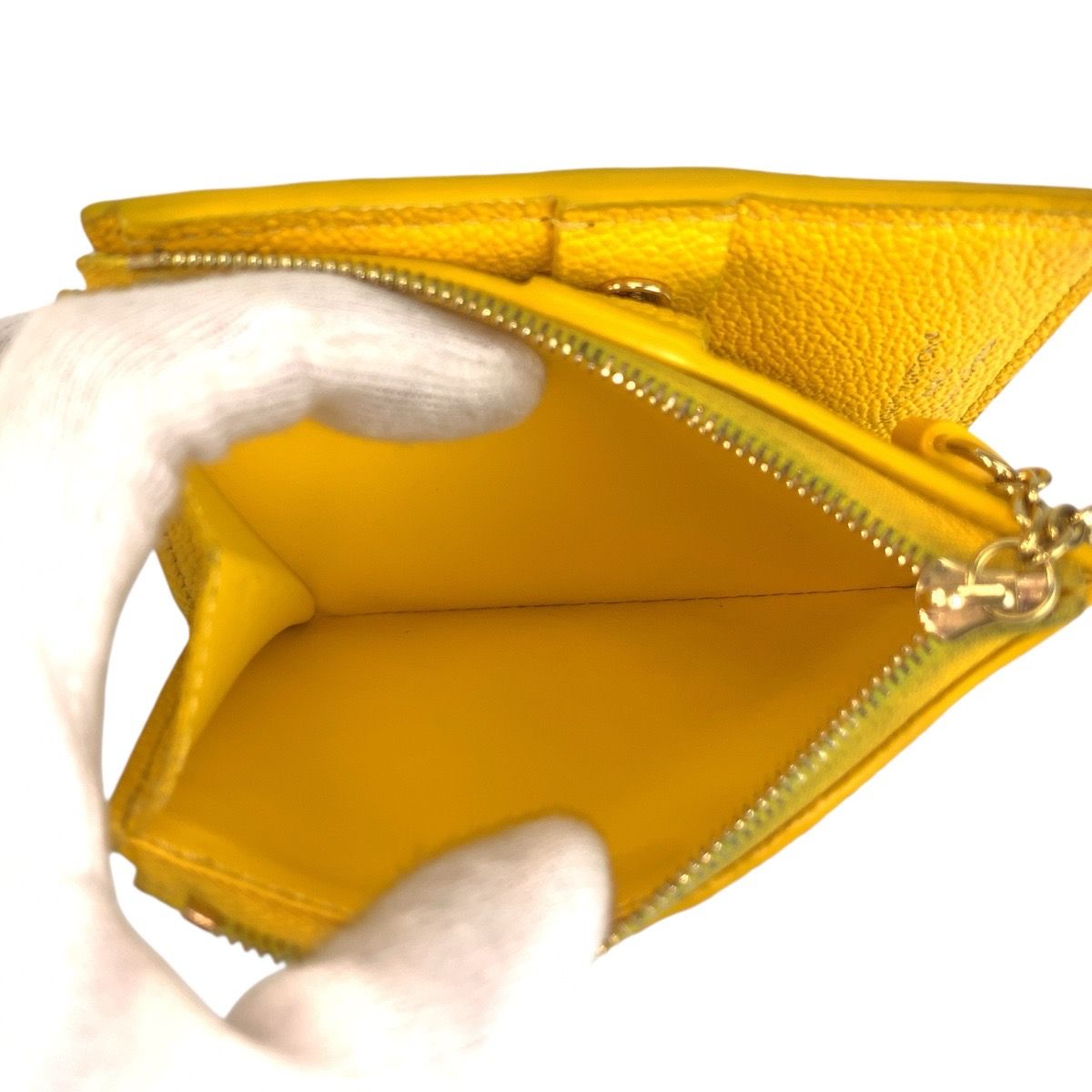 Louis Vuitton Monogram Empreinte Portefeuille Lisa Fold Wallet Compact — view 6