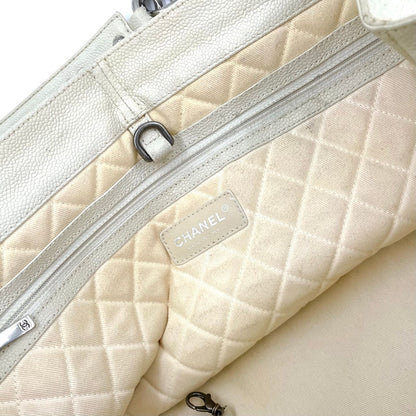 Chanel Limited CC Logo Caviar Leather Off White Chain Handbag Silver — view 9