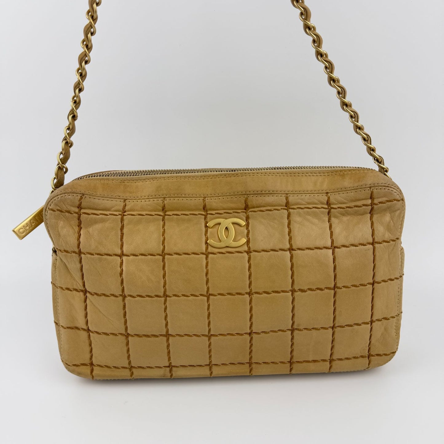 Chanel CC Logo Wild Stitch Choco Bar Chain Shoulder Bag Beige Leather Vintage — view 2